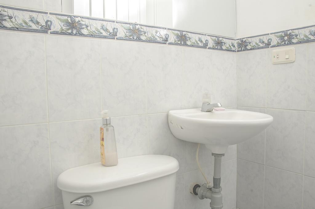קאלי Hostal Alameda חדר תמונה